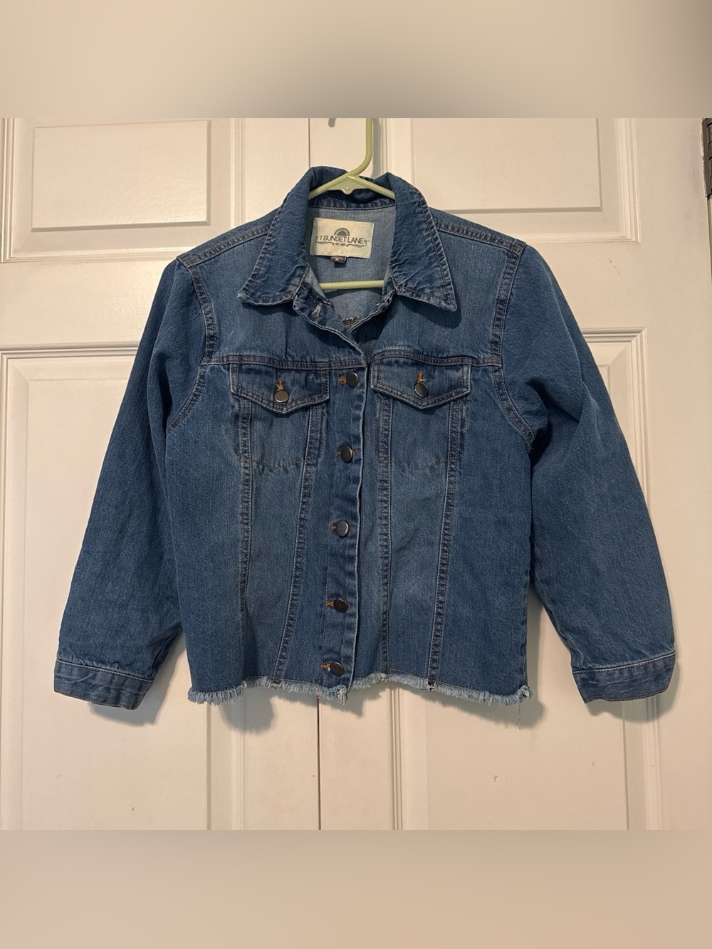 1 Sunset Lane Light Wash Denim Jacket with Frayed Hem M